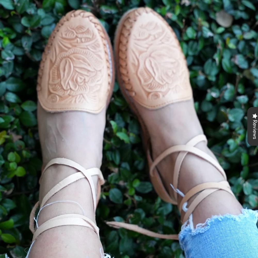 💥PRICE DROP💥 Tan Lace Up Huaraches